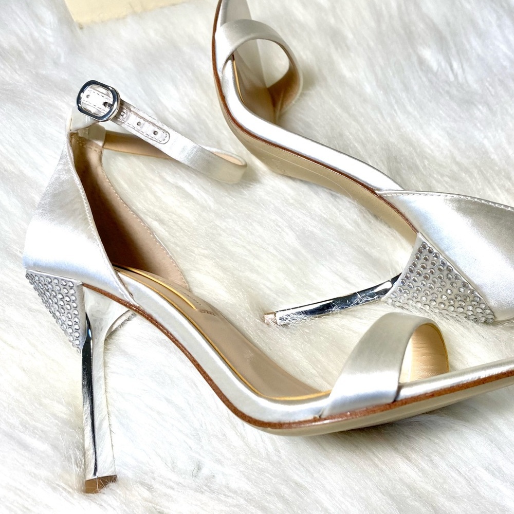Vince Camuto Heels Wedding Diamond Embellished Ankle Strap Satin Formal Open Toe - Picture 4 of 12